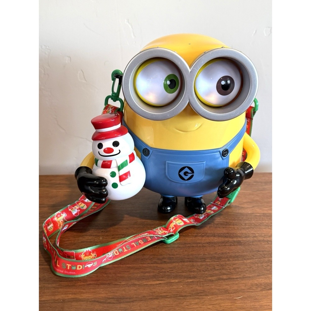 Universal Studios Minions Christmas Bob  With Snowman Popcorn Bucket With  Strap